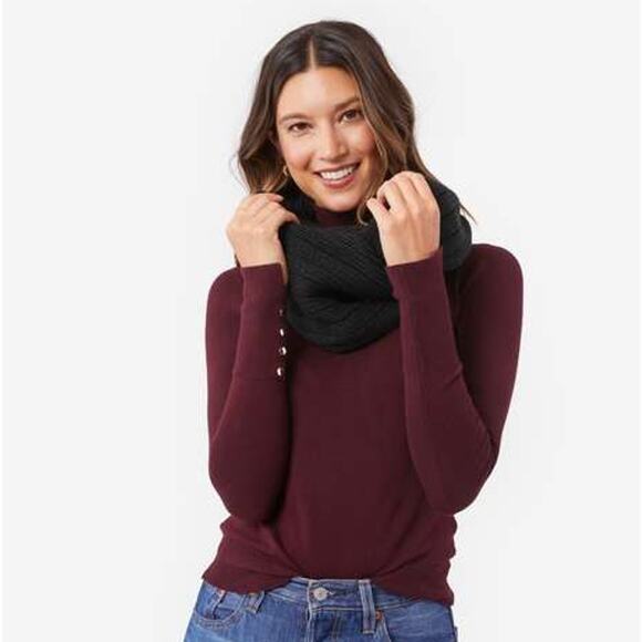 Rebecca Minkoff Black Knit Ribbed Infinity Fringe Scarf – NWT, Winter Accessory - Picture 4 of 4